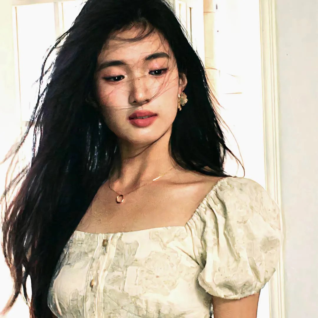 坐在门口的幽灵